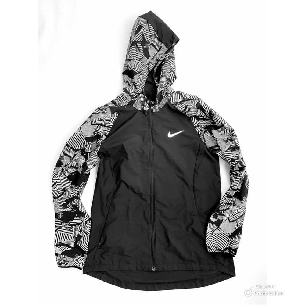Nike essential flash running jacket women medium windbreaker reflective black